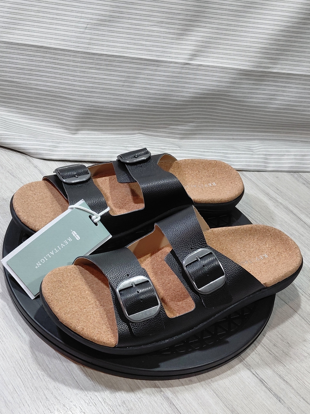 NWT REVITALIGN Mens Paxton Orthotic Black Buckle Cork Footbed Leather Sandal M10